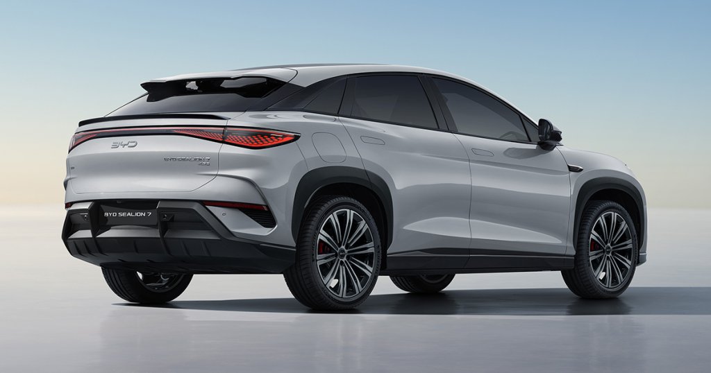 byd-sealion-7-rear.jpg