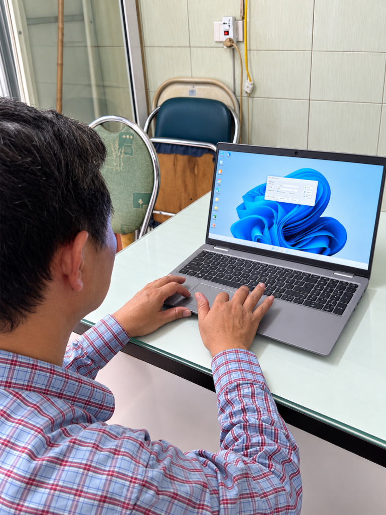 laptop-van-phong-dell-latitude-5530-thanh-xuan.png