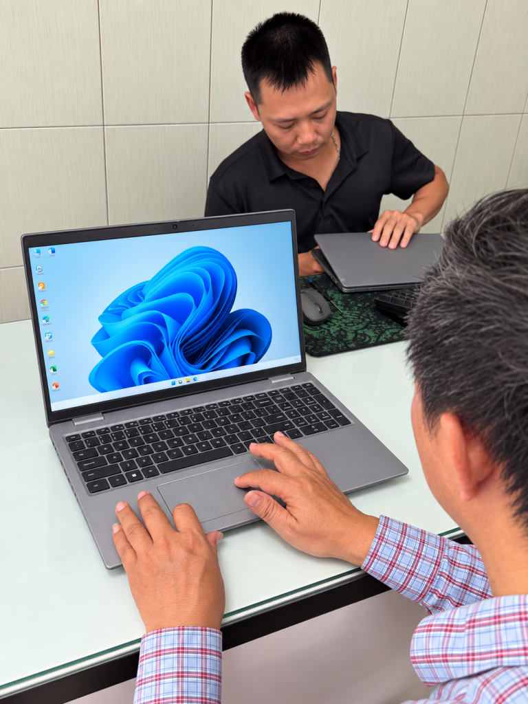 mua-laptop-dell-latitude-5530-nhap-khau-uy-tin.png