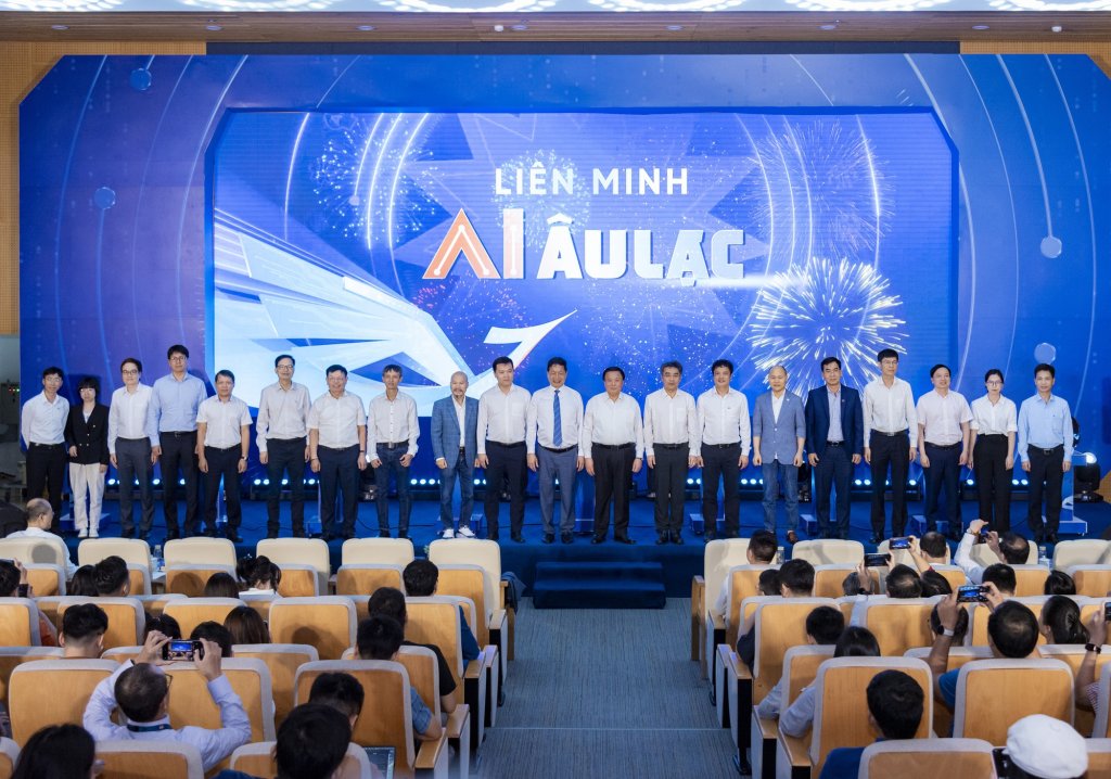 hon-20-thanh-vien-dau-tien-cua-lien-minh-ai-au-lac-tai-le-ra-mat01-1750585670162610342395-1750...jpg