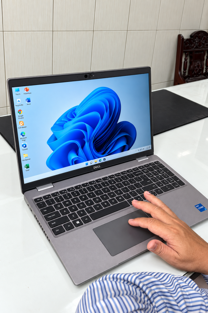 laptop-van-phong-dell-latitude-5530-thanh-xuan.png