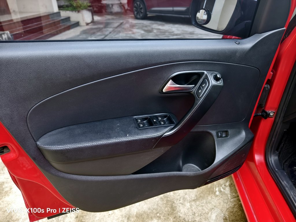 VW Polo (11).jpg