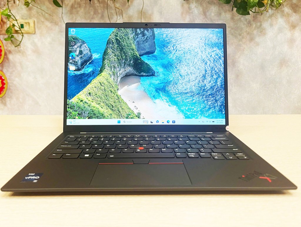 thinkpad x1 carbon gen 10.jpg