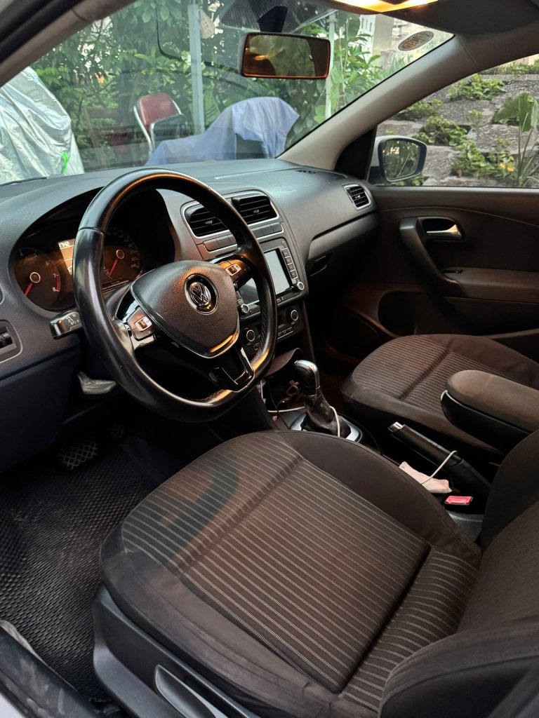 interior1.jpg