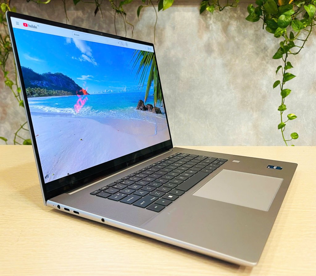 HP ZBook Studio G10 specs.jpg