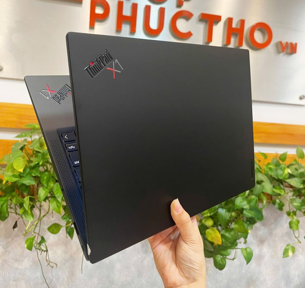ThinkPad X1 Carbon Gen 10 cũ.jpg
