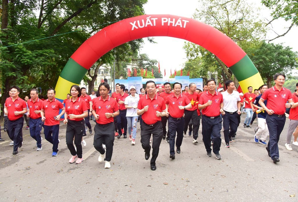 chu-tich-ha-noi-chu-ngoc-anh-chay-16192400538821147768288.jpg