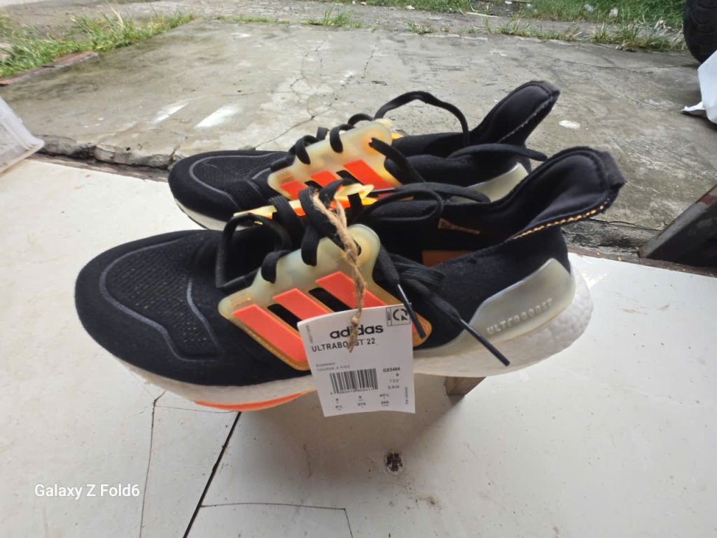 Dầy adidas Utraboot đen.jpg