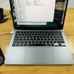 mac air m2.jpg
