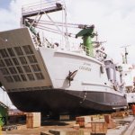 1600px-LCU_2000_being_loaded_as_deck_cargo_on_a_chartered_vessel.jpg