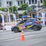 8 Thi dau 25.jpg