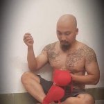 Vá áo ngựccho vợ.jpg