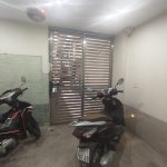 Tầng 1 nửa sau nhà. Lối đi ra ngõ 92 Tôn Thất Tùng a.jpg