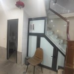 Tầng 1 Thang bộ + 1 vệ sinh a.jpg