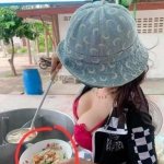 H.G bán hủ tíu.jpg